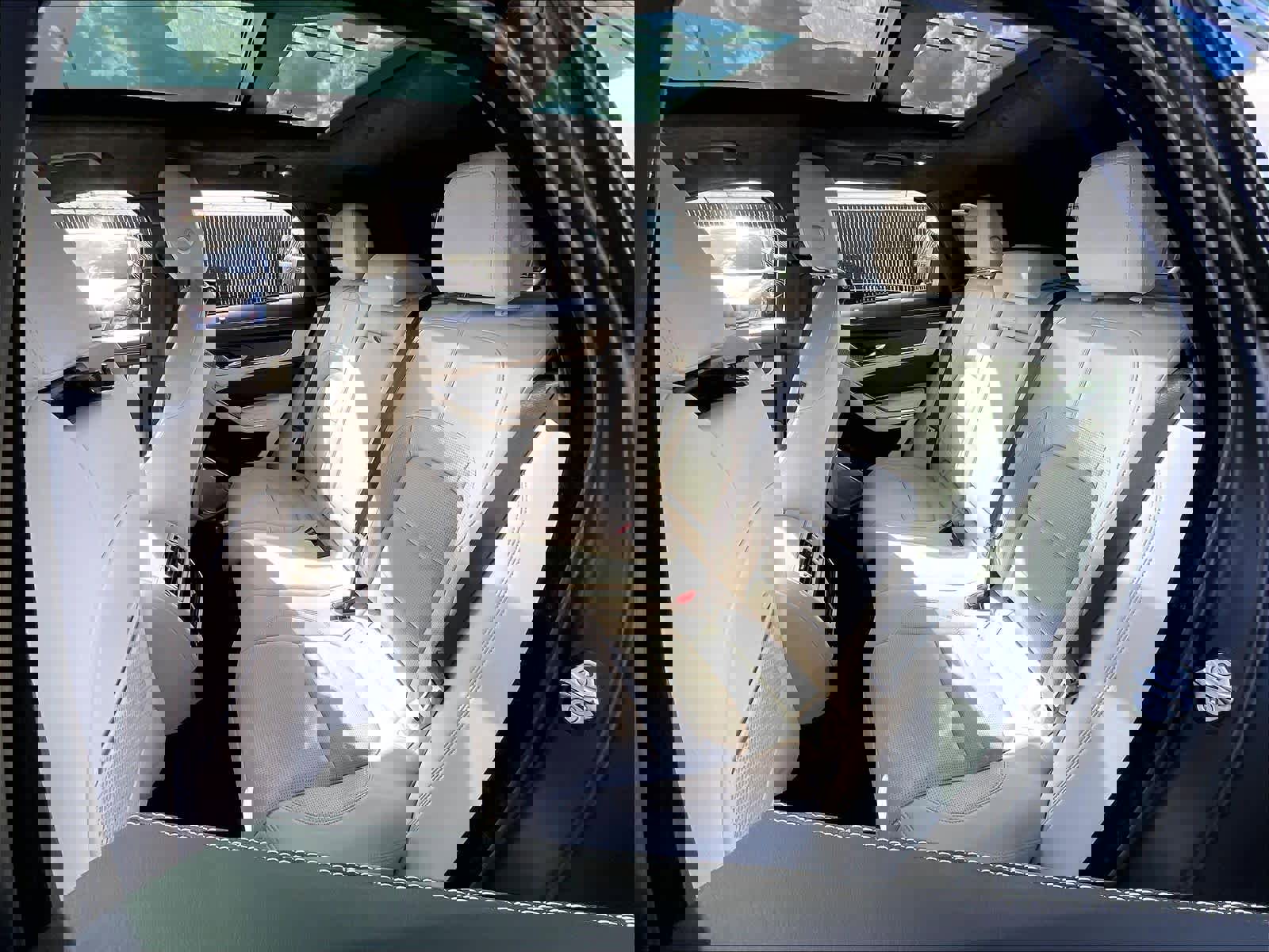 Used 2025 Jaguar F-PACE R-Dynamic S image 28