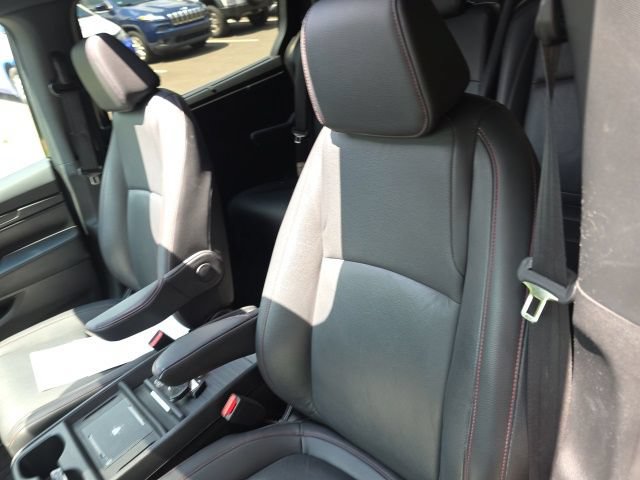 Used 2025 Honda Odyssey Sport-L image 16