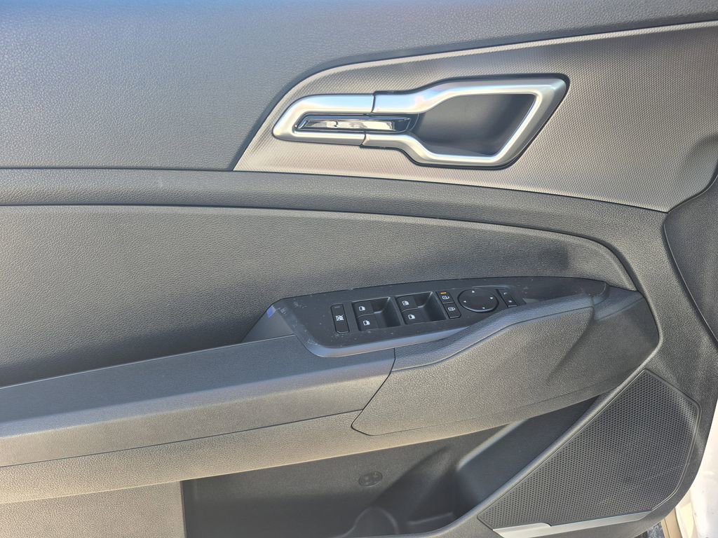 New 2026 Kia Sportage LX image 6