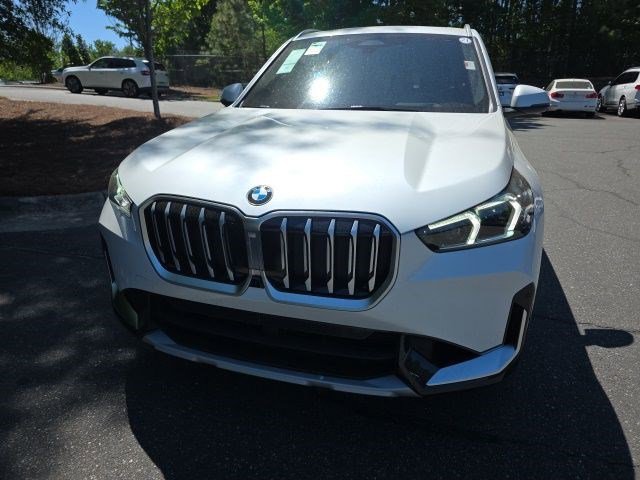 Certified 2025 BMW X1 xDrive28i w/ Technology Package AWD/4WD image 3