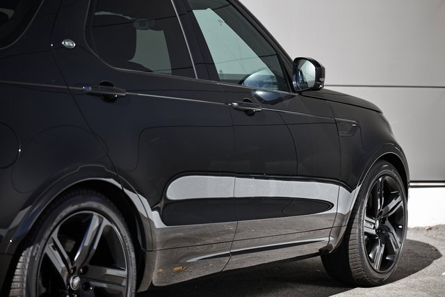 New 2025 Land Rover Discovery Metropolitan Edition image 16