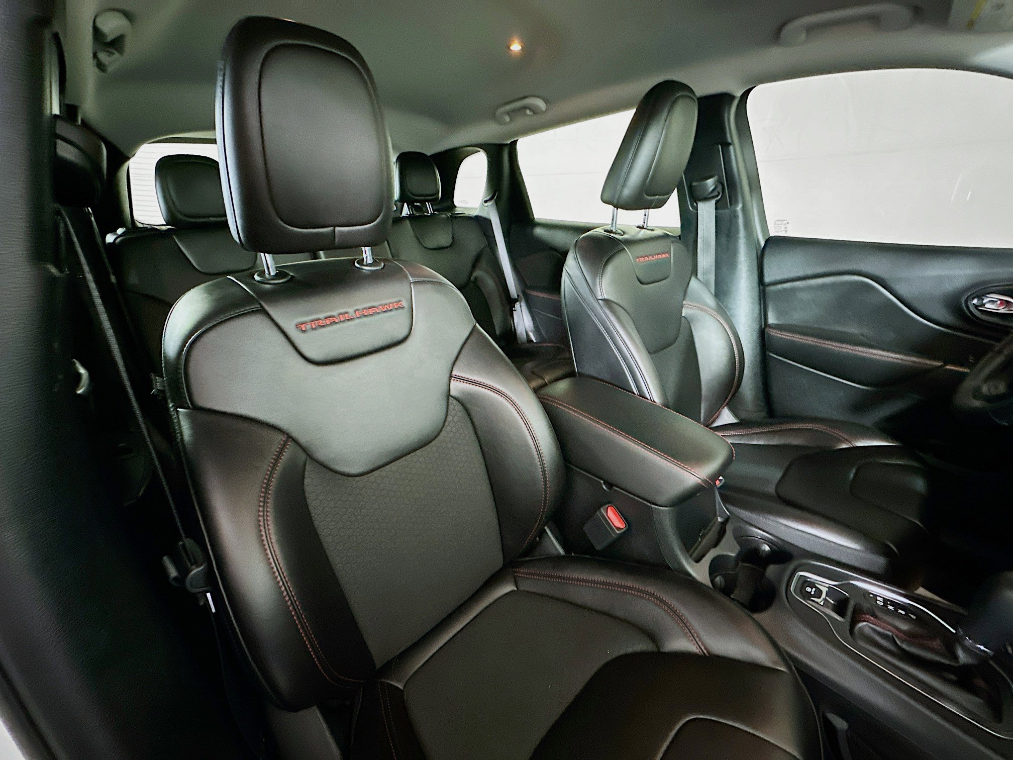 Used 2020 Jeep Cherokee Trailhawk w/ Technology Group AWD/4WD image 25