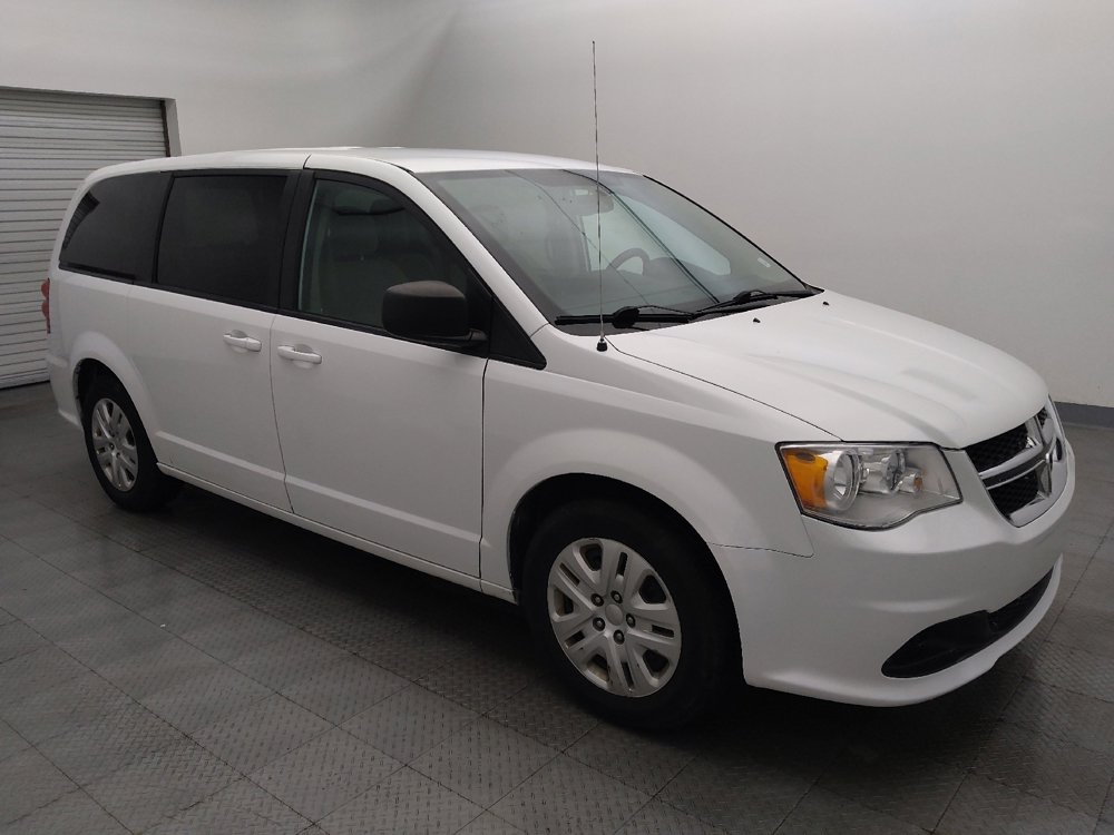 Used 2018 Dodge Grand Caravan SE w/ UConnect Hands-Free Group image 11