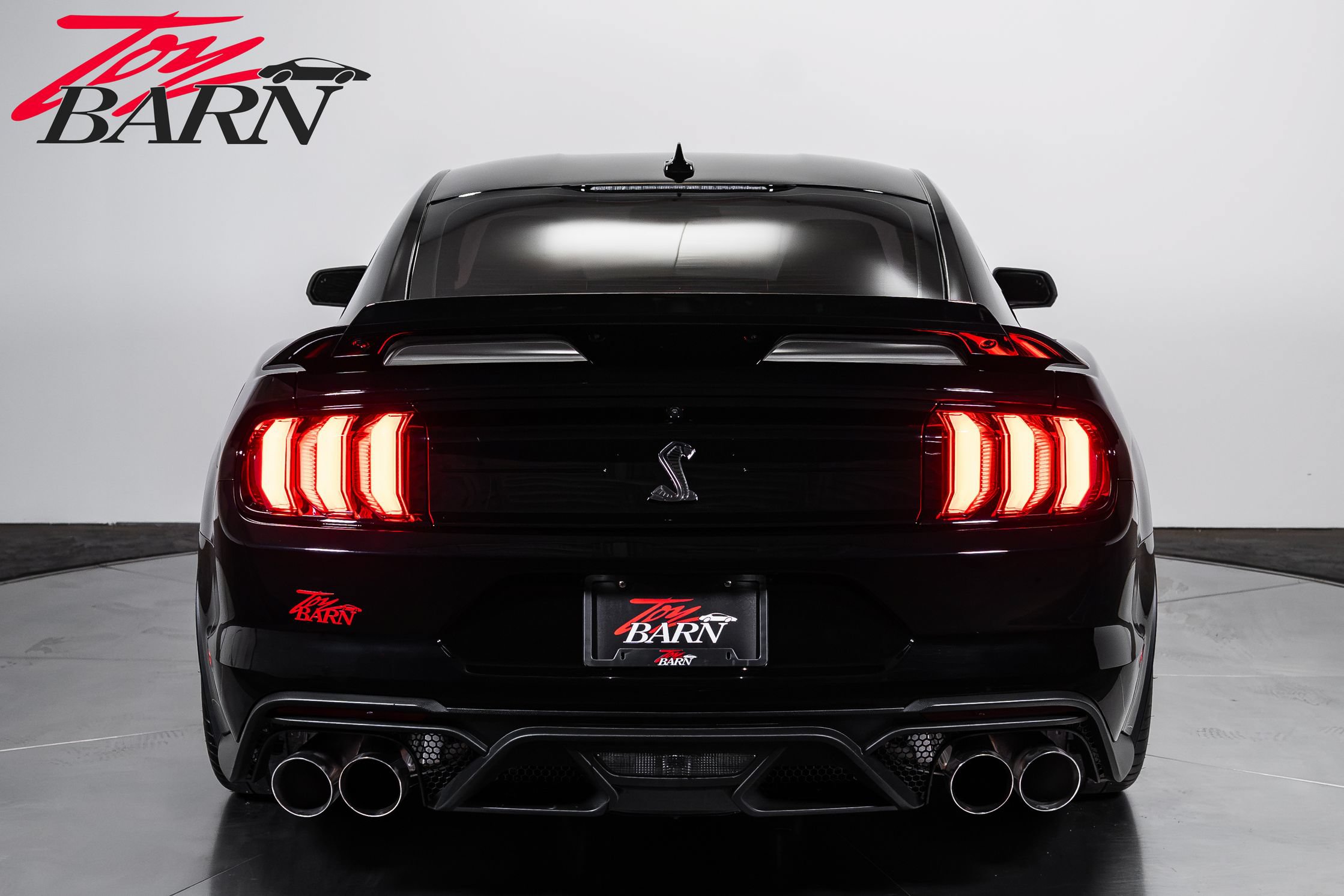 Used 2021 Ford Mustang Shelby GT500 w/ Technology Package RWD image 4