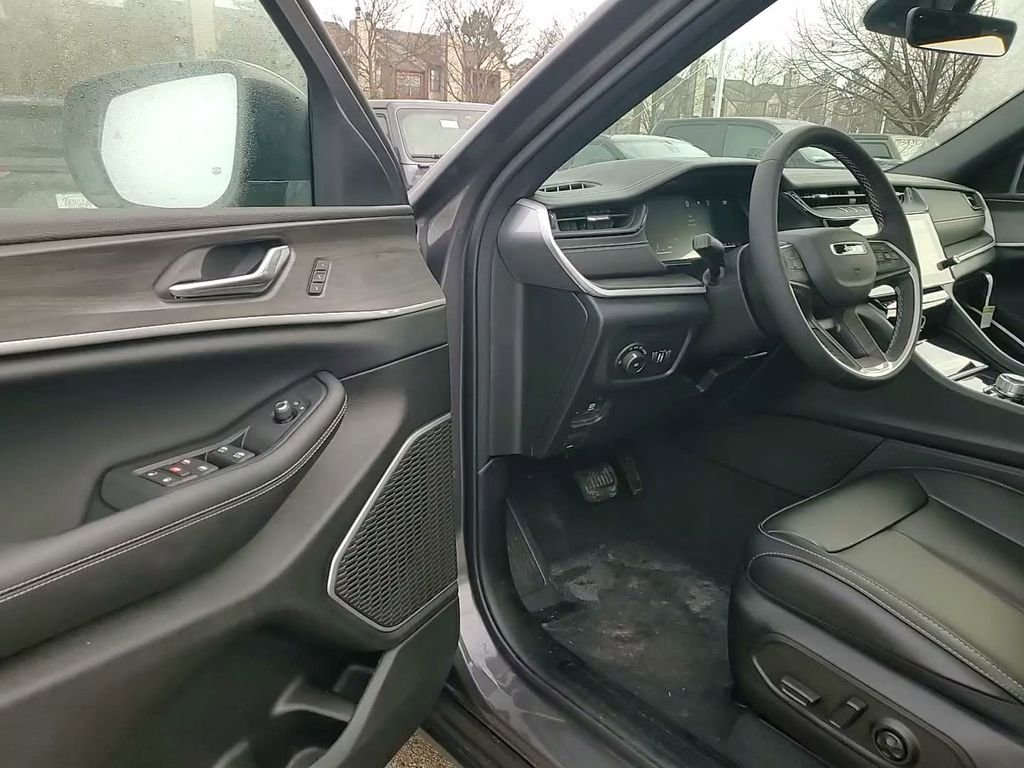 New 2026 Jeep Grand Cherokee L Limited image 19