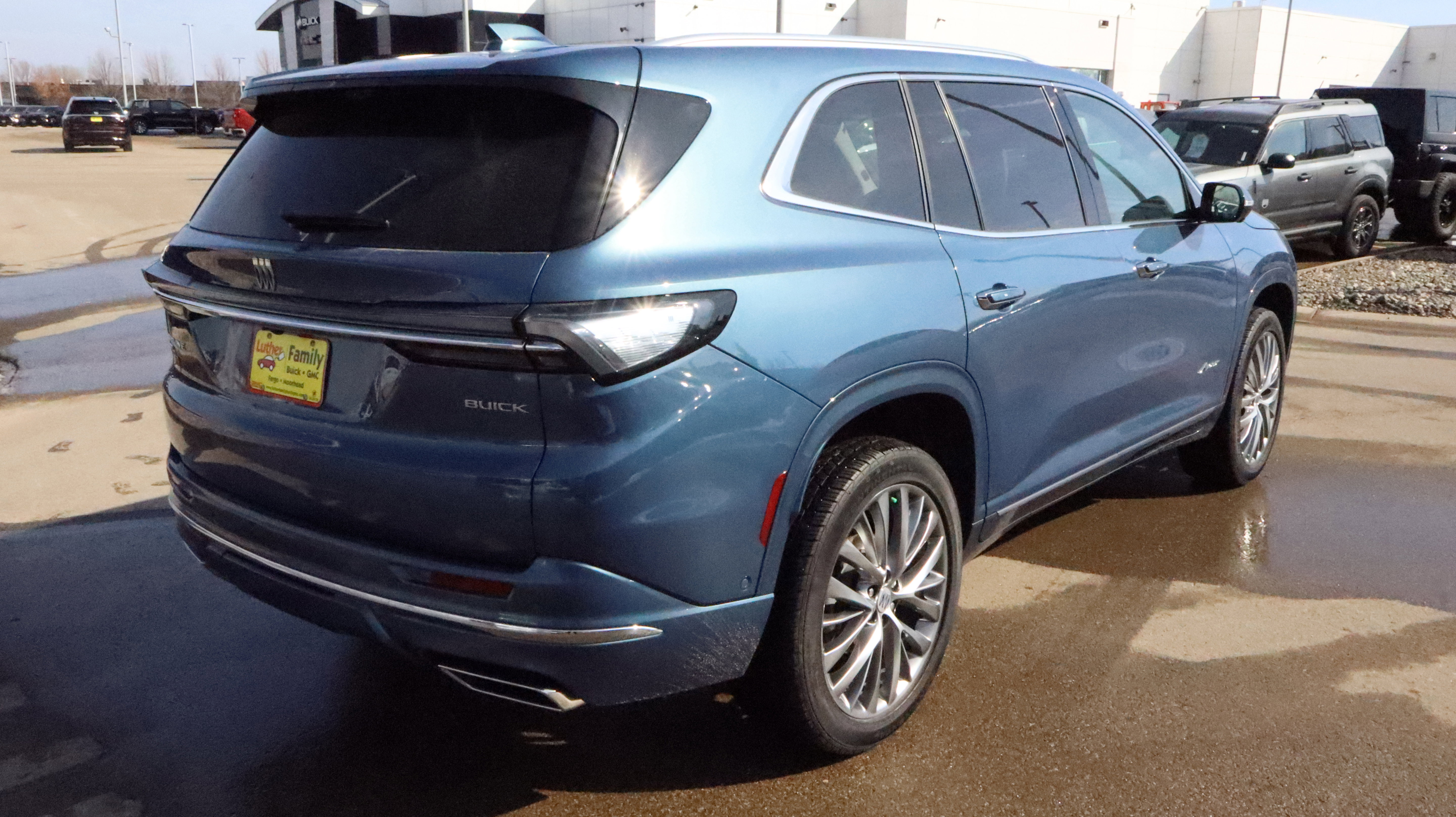 Certified 2025 Buick Enclave Avenir w/ Super Cruise Package image 6