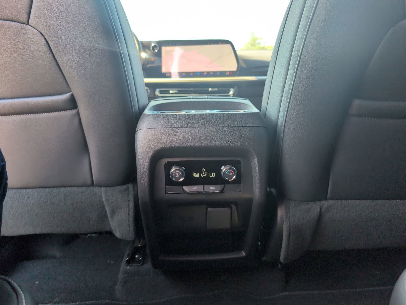 New 2026 Chevrolet Traverse LT w/ Sun and Wheel Package image 31