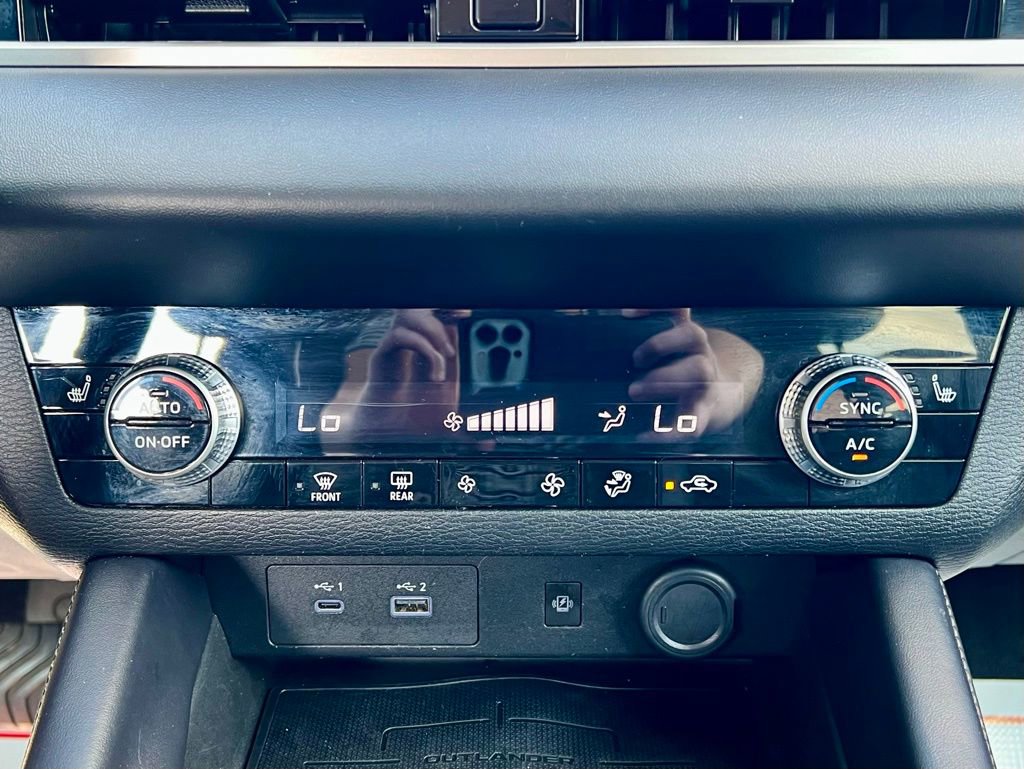 Used 2024 Mitsubishi Outlander SE image 31