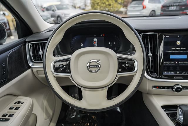 Used 2025 Volvo S60 B5 Plus AWD/4WD image 28