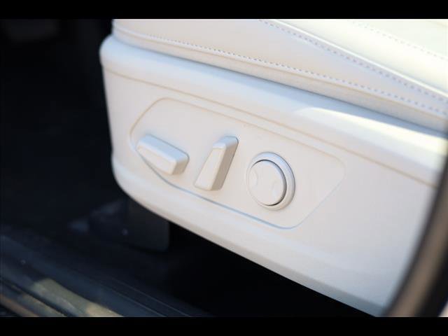 Used 2025 Kia Sorento EX w/ EX Panoramic Sunroof Package image 7