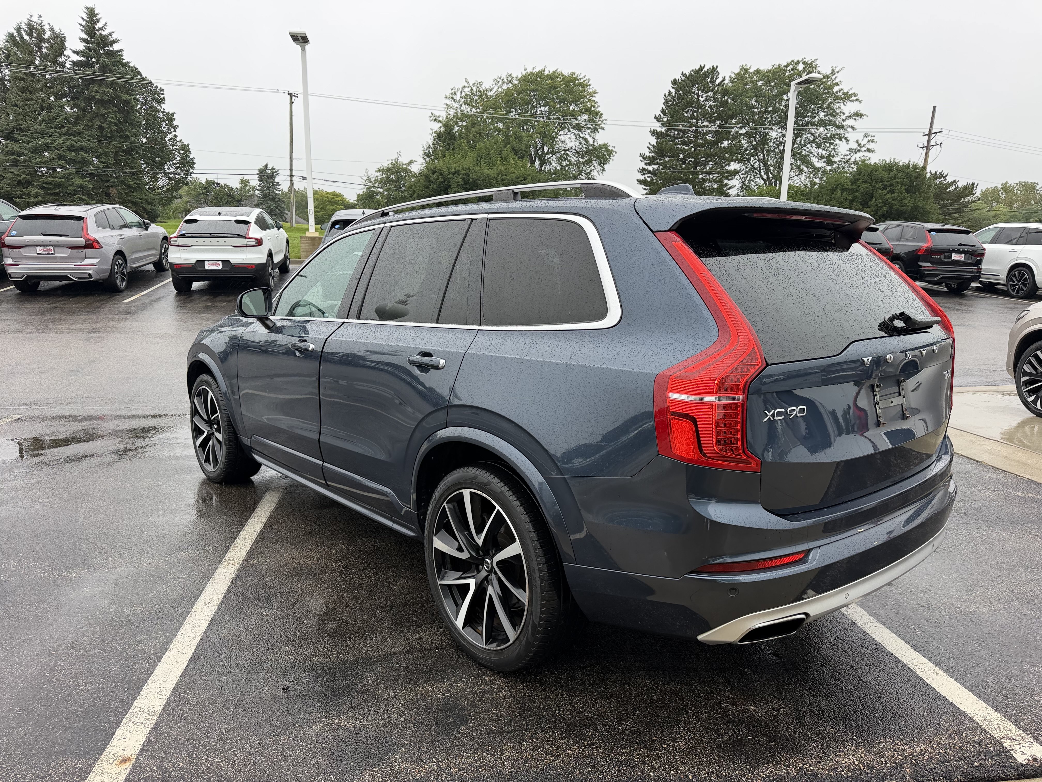 Used 2019 Volvo XC90 T6 Momentum w/ Protection Package AWD/4WD image 5