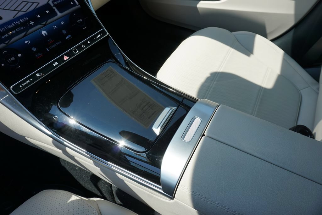 Used 2024 Mercedes-Benz C 300 Sedan image 18