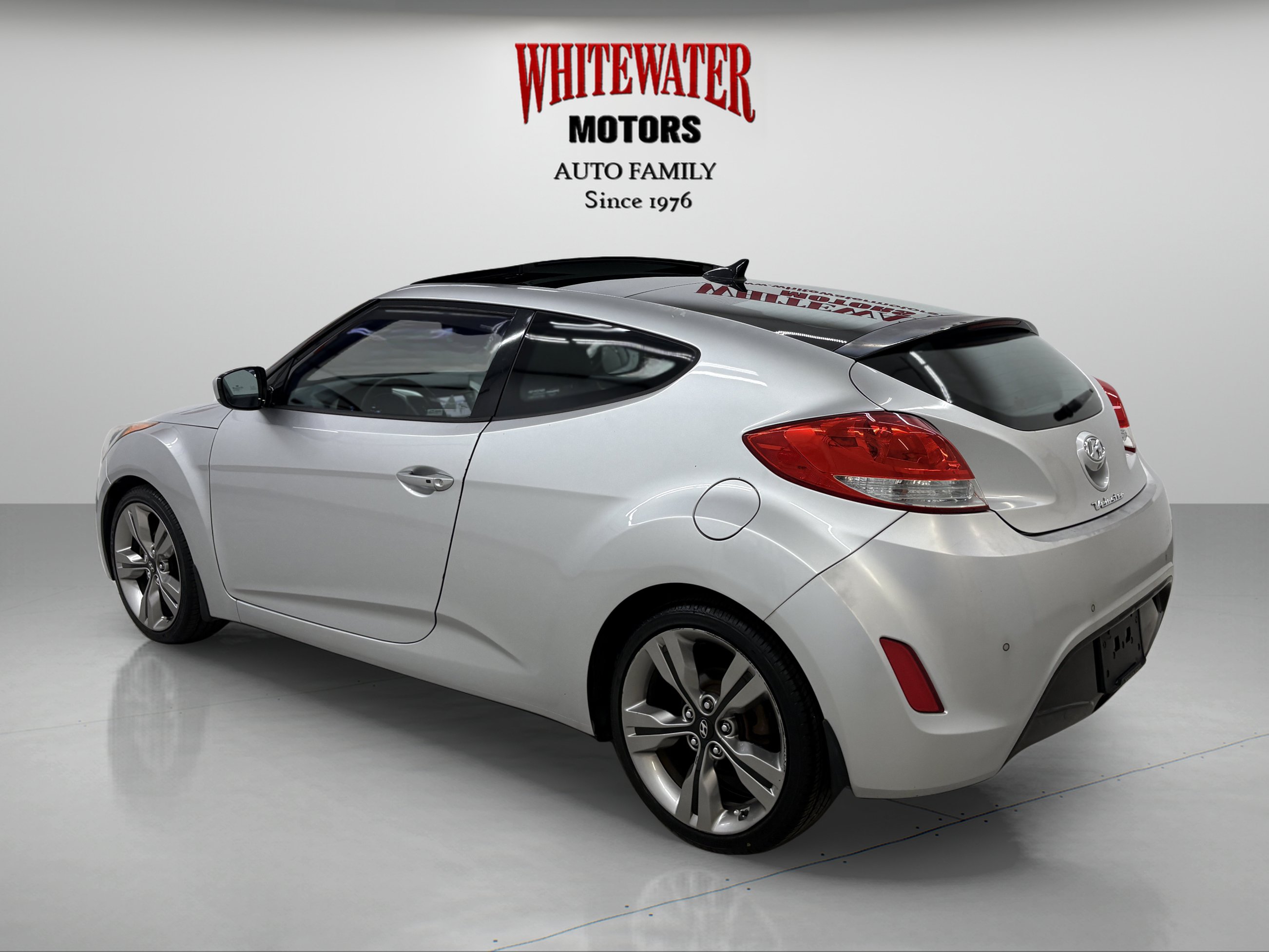 Used 2013 Hyundai Veloster w/ Style Pkg FWD image 2