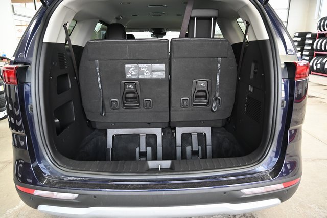 Used 2022 Kia Carnival LX image 29