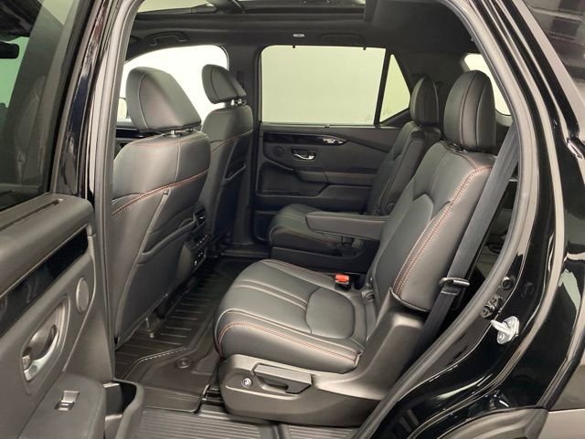Used 2025 Honda Pilot TrailSport image 22