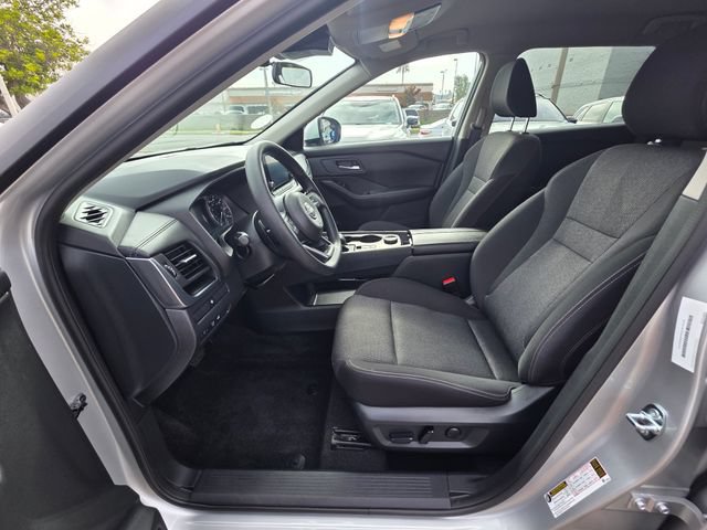 Used 2024 Nissan Rogue SV AWD/4WD image 13