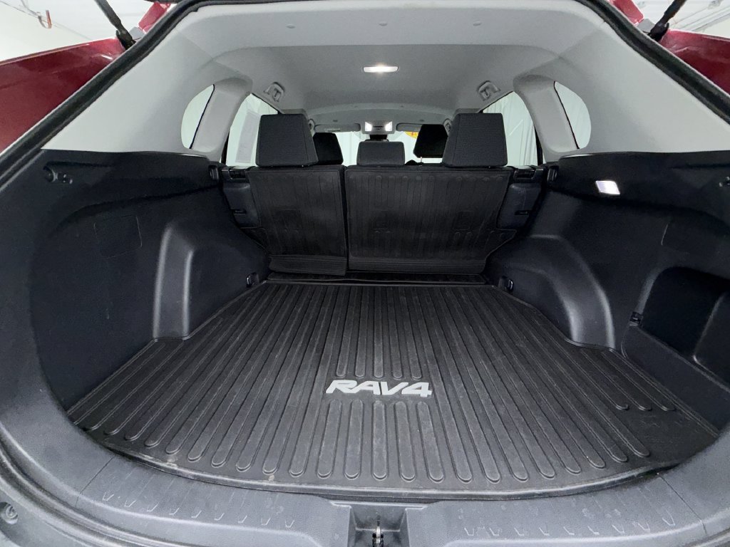 Certified 2024 Toyota RAV4 LE AWD/4WD image 17