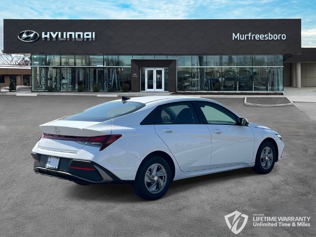 New 2026 Hyundai Elantra SE FWD image 5