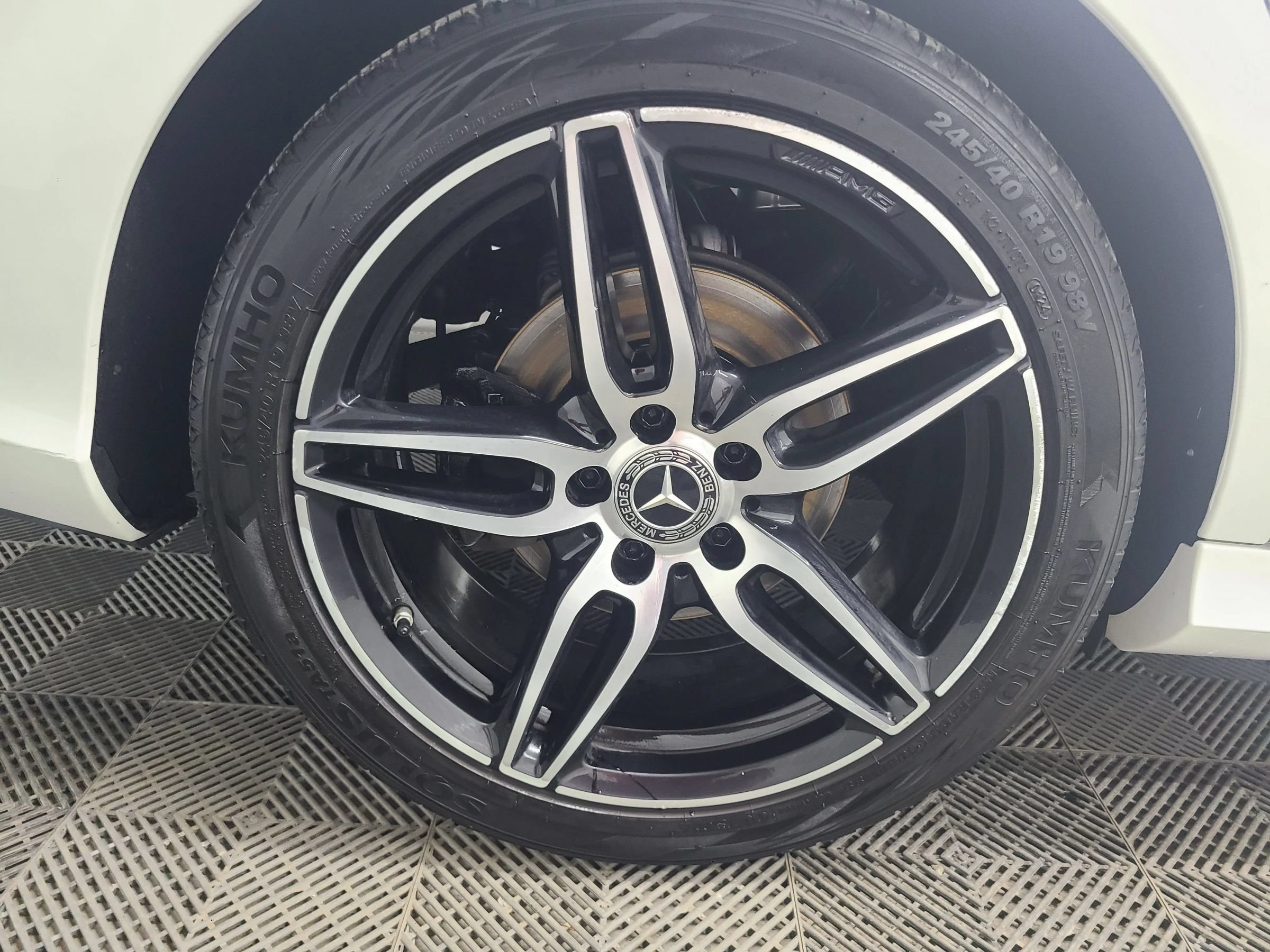 Used 2019 Mercedes-Benz E 300 4MATIC w/ Premium 1 Package image 16