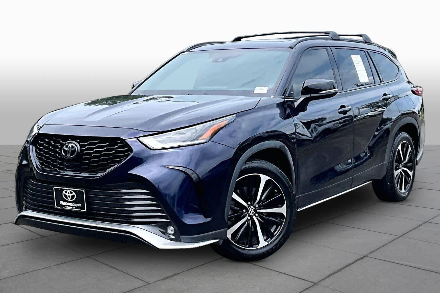 Used 2022 Toyota Highlander XSE FWD image 3