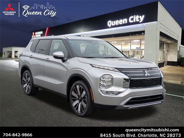 New 2025 Mitsubishi Outlander SE image 1