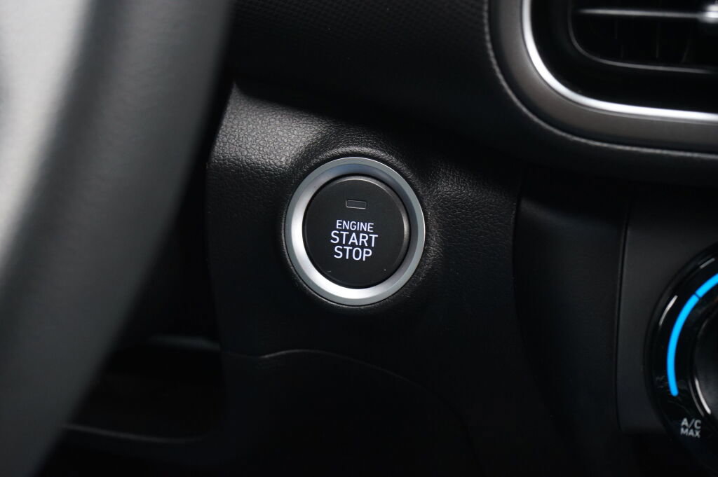 Certified 2023 Hyundai Kona SEL AWD/4WD image 26