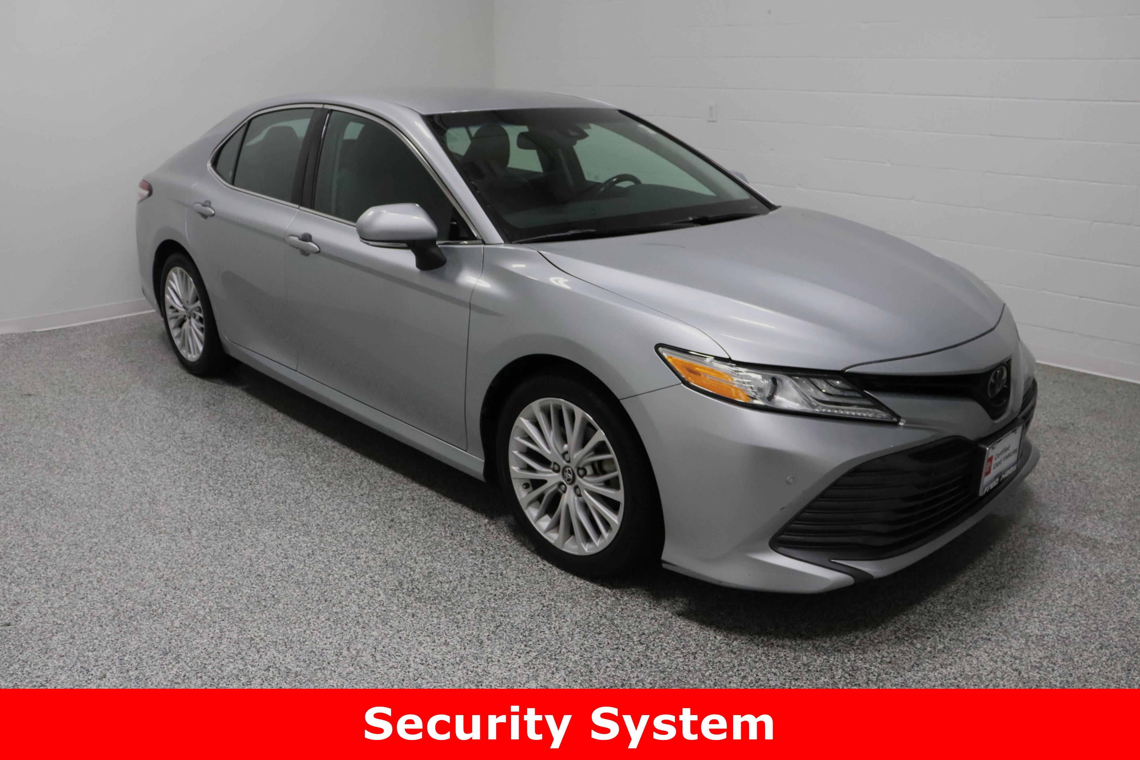 Certified 2018 Toyota Camry XLE image 4