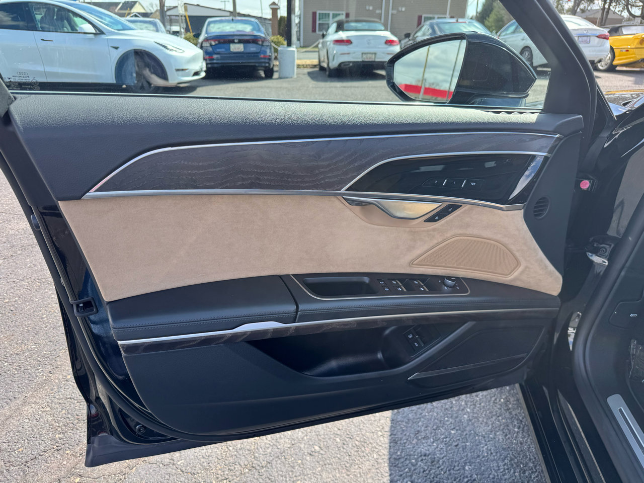 Used 2021 Audi A8 L 3.0T w/ Executive Plus Package image 9