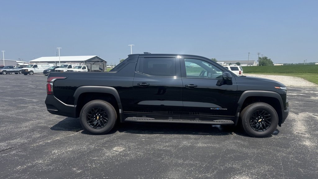 New 2025 Chevrolet Silverado EV LT image 8