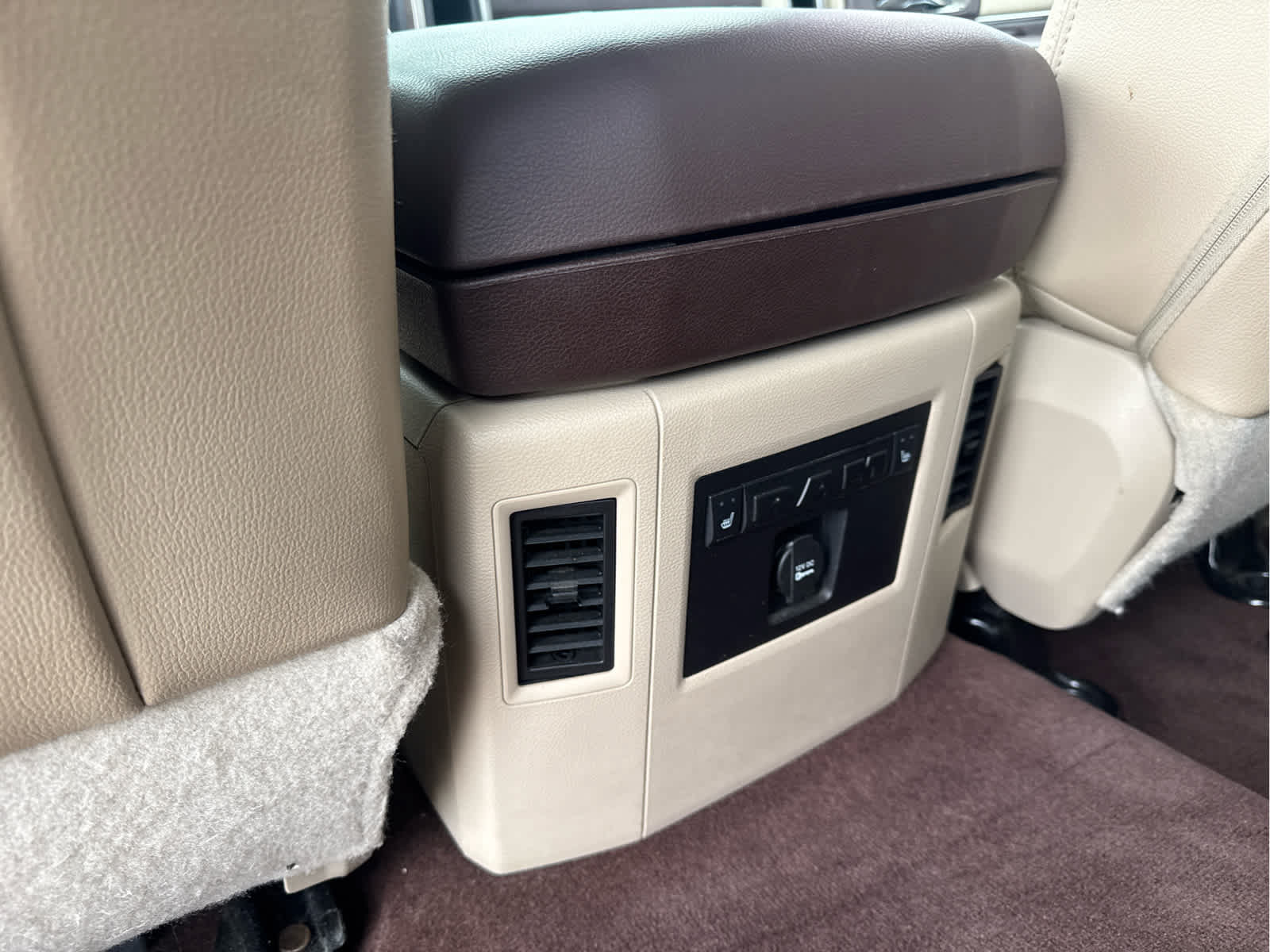 Used 2014 RAM 1500 Laramie w/ Convenience Group AWD/4WD image 41