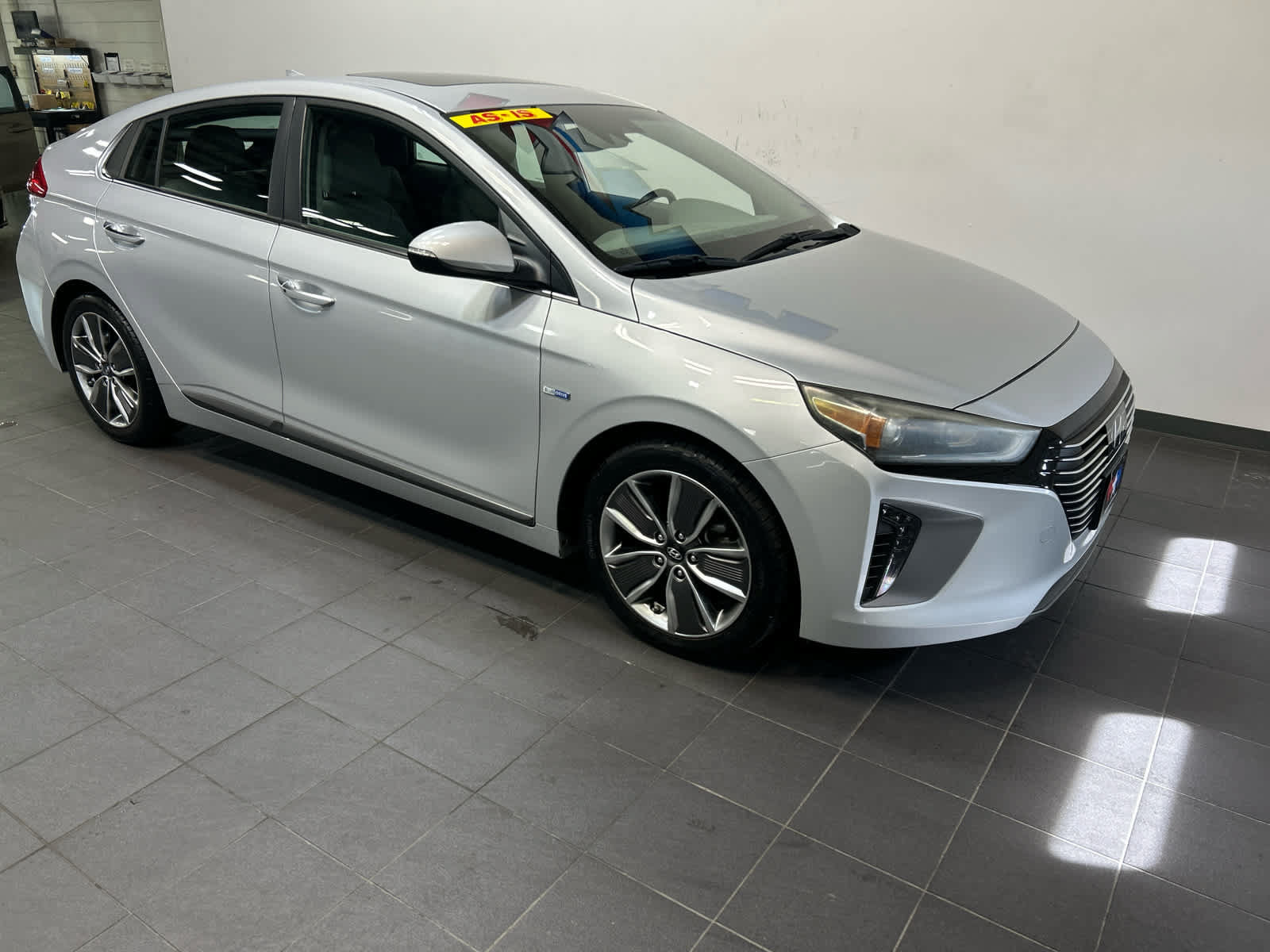 Used 2019 Hyundai Ioniq Limited w/ Ultimate Package 02 FWD image 2