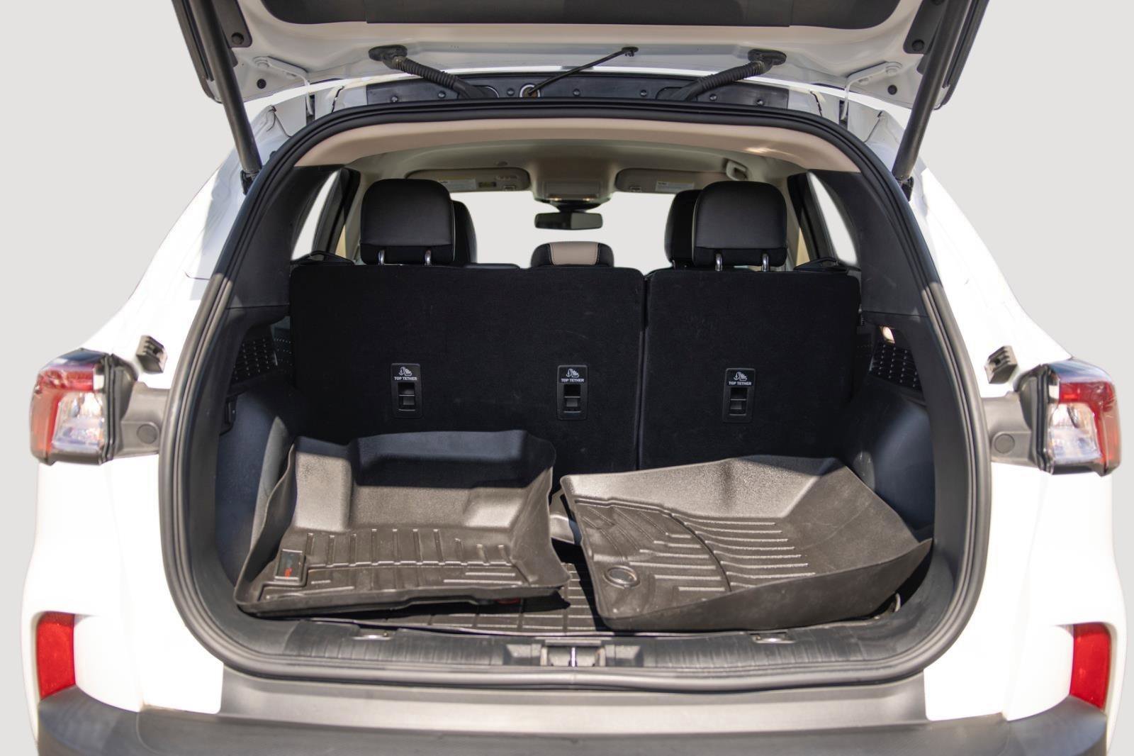 Used 2020 Ford Escape Titanium image 15