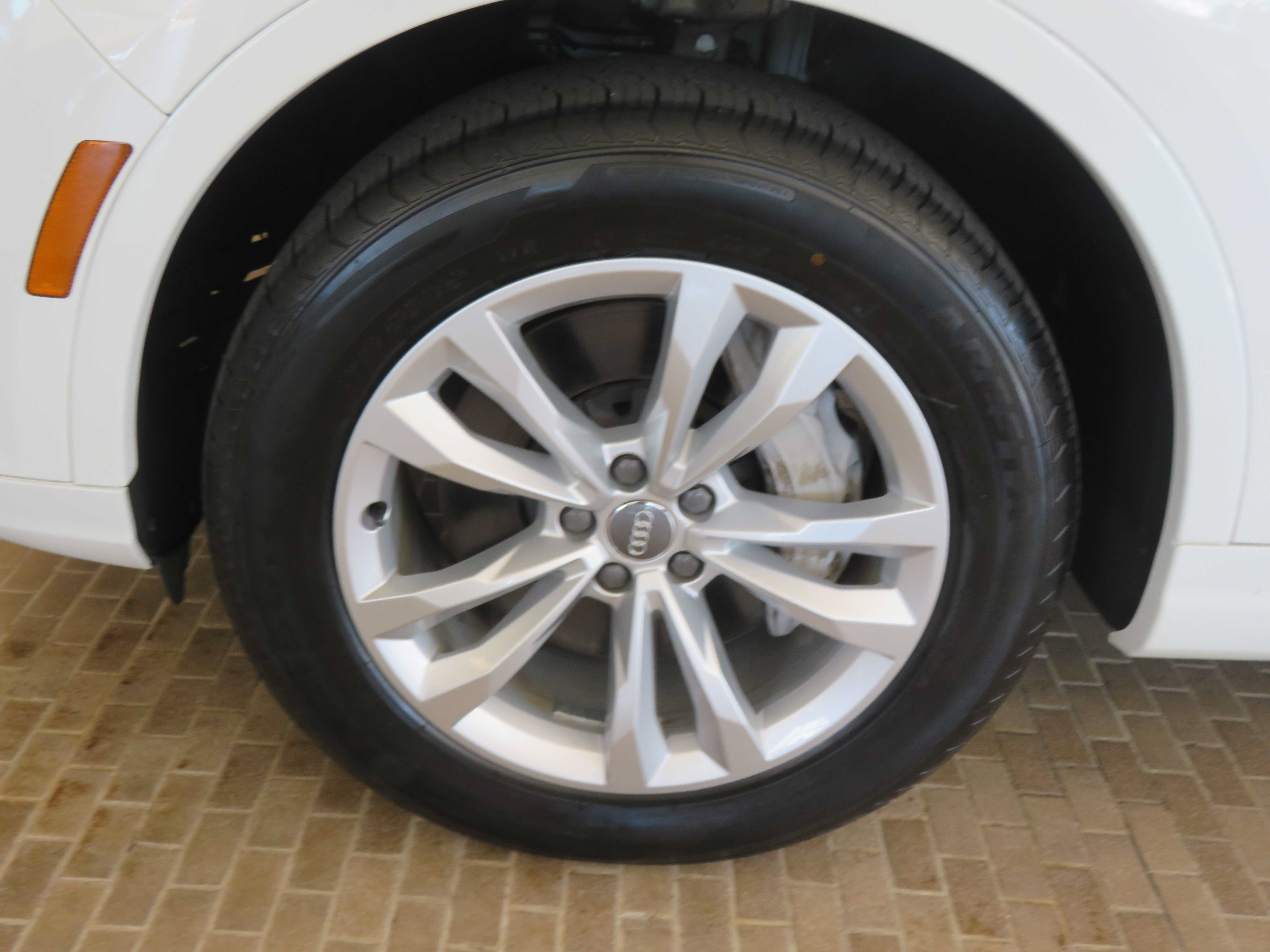 Used 2019 Audi Q7 3.0T Premium Plus AWD/4WD image 7