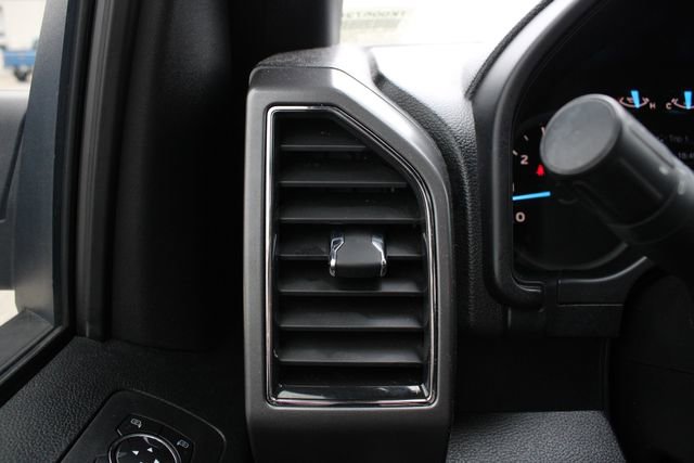 Used 2017 Ford F150 XLT w/ Equipment Group 302A Luxury AWD/4WD image 8