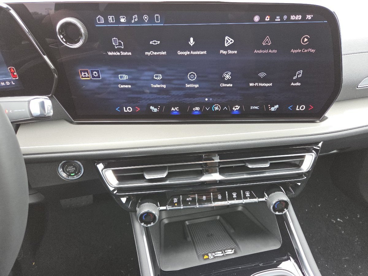 New 2027 Chevrolet Traverse LT FWD image 37