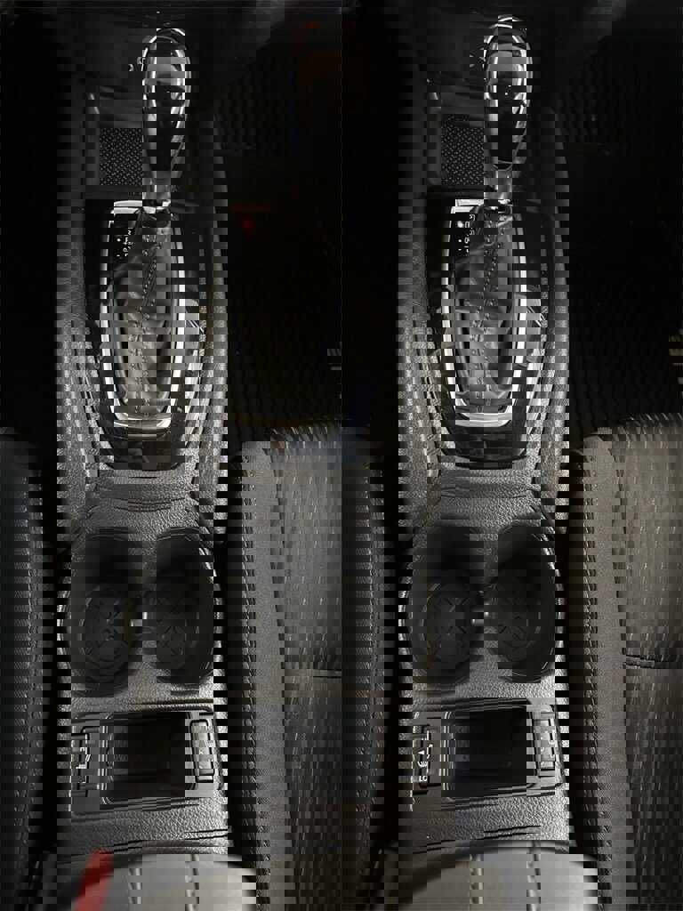 Used 2018 Nissan Rogue SV w/ Sun & Sound Touring Package image 18