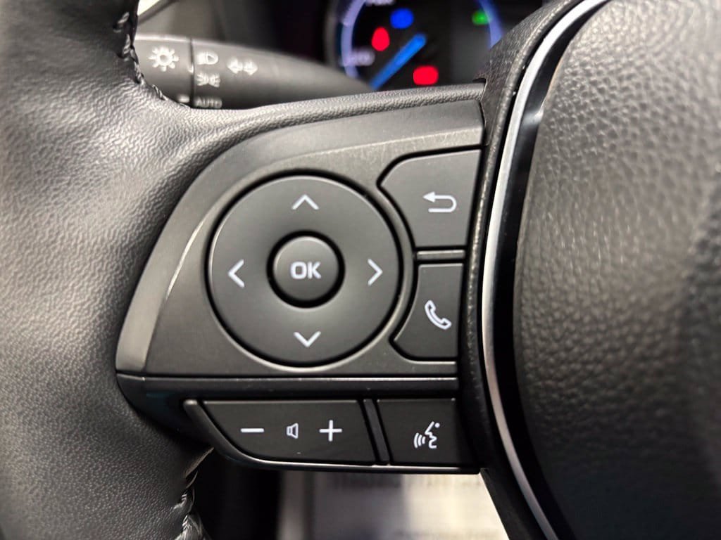 Used 2025 Toyota RAV4 XSE w/ Weather Package AWD/4WD image 19