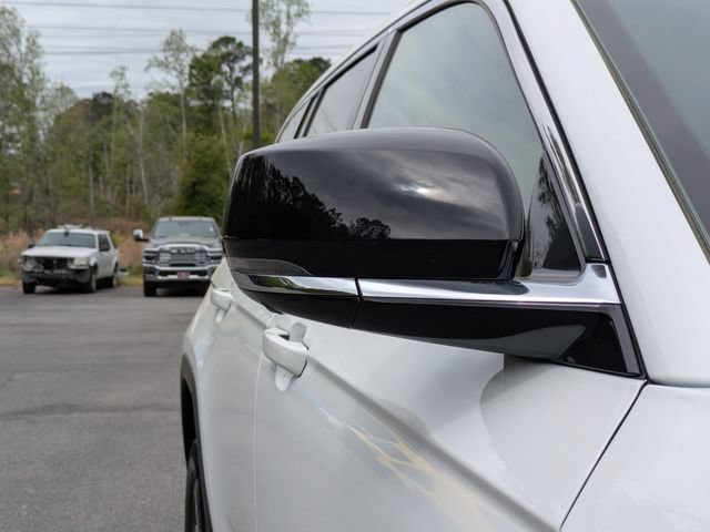 Used 2022 Jeep Grand Cherokee Limited 4xe w/ Luxury Tech Group II AWD/4WD image 12