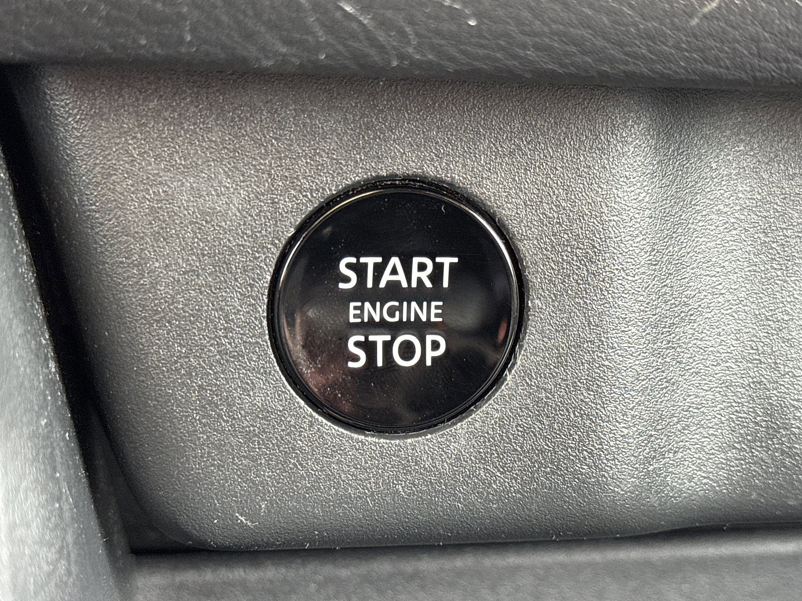 Used 2024 Nissan Rogue S FWD image 22
