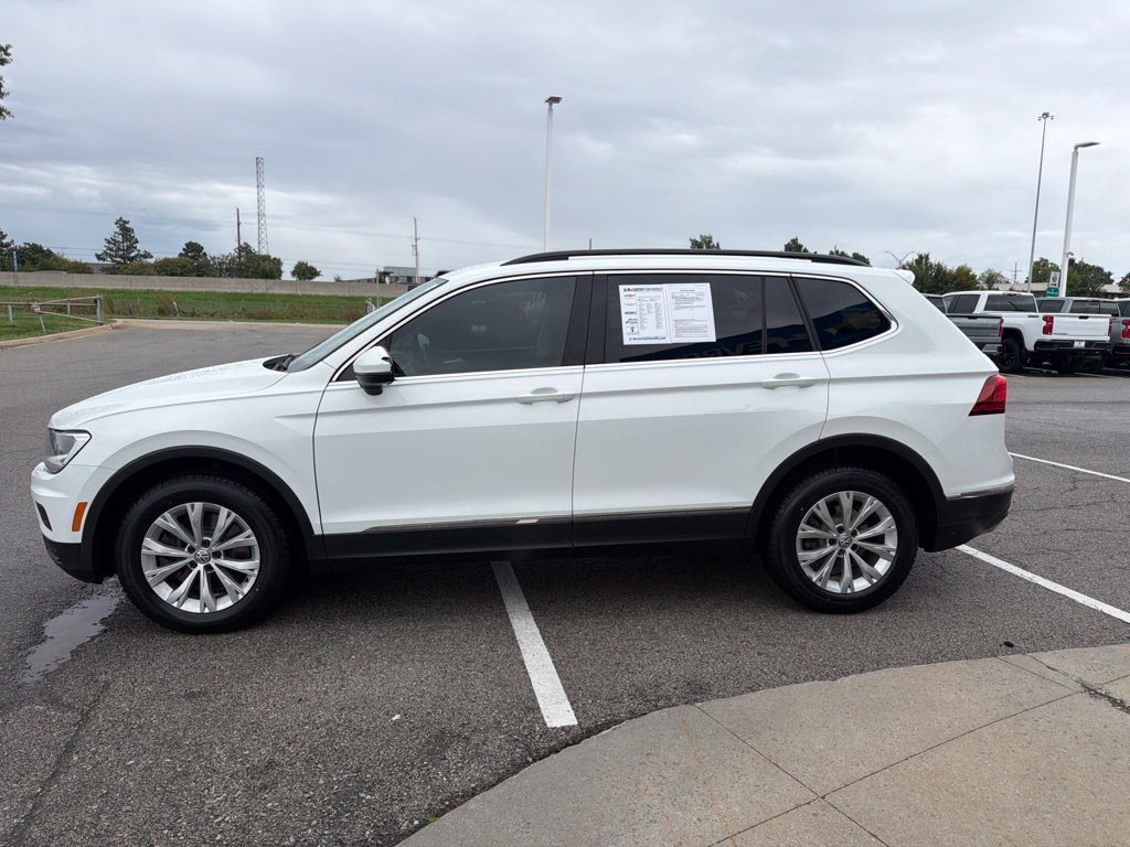 Used 2018 Volkswagen Tiguan SE w/ 3rd Row Seat Package AWD/4WD image 6