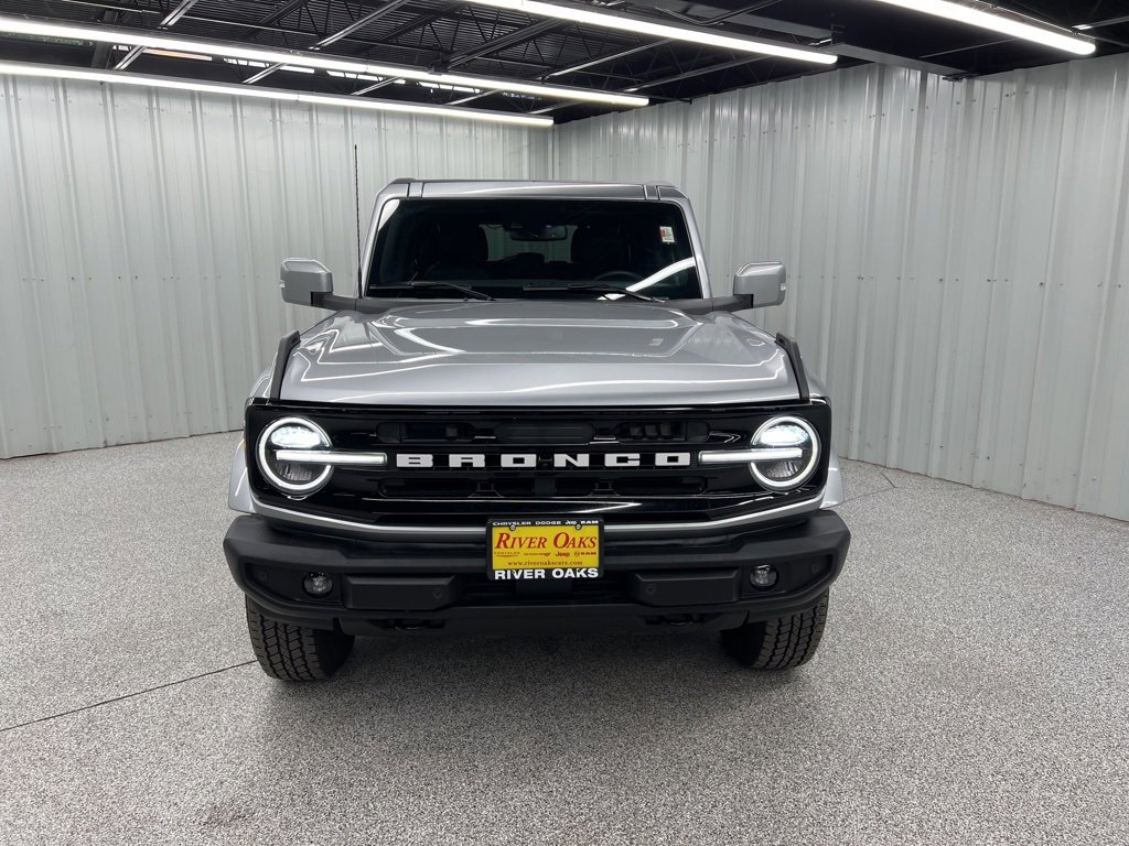 Used 2024 Ford Bronco Outer Banks image 2