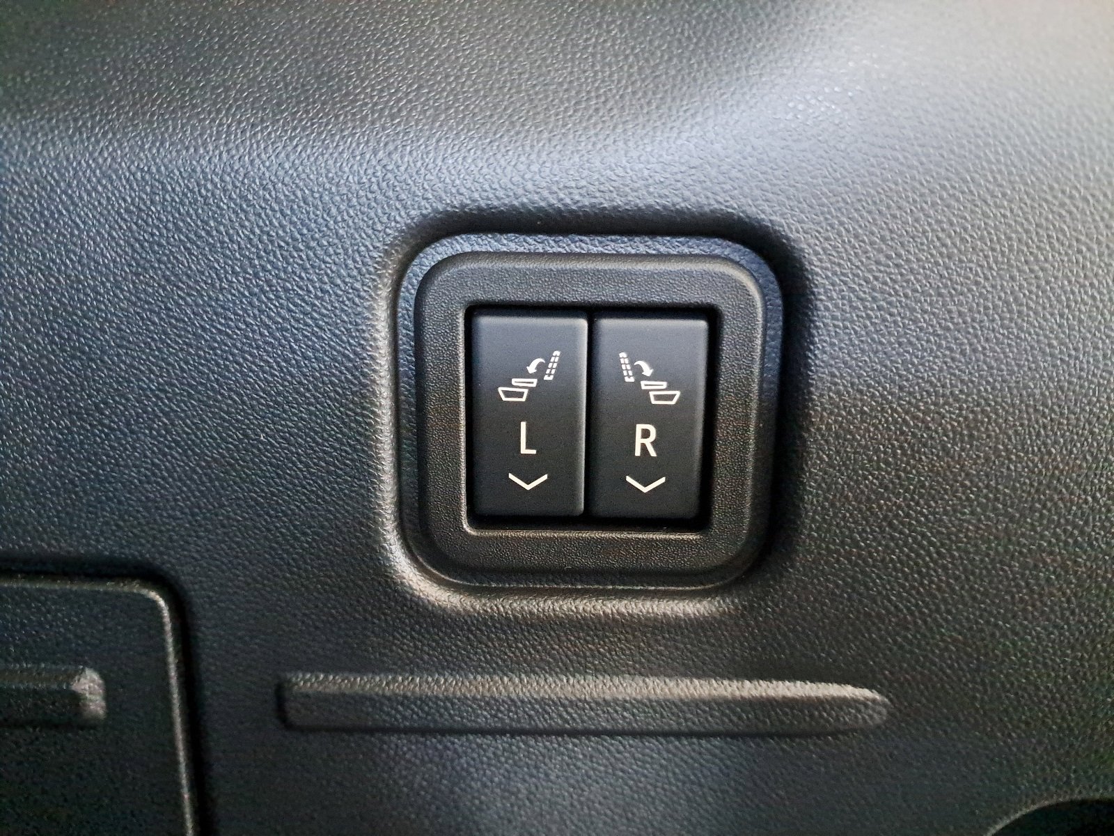 New 2026 GMC Hummer EV SUV image 24