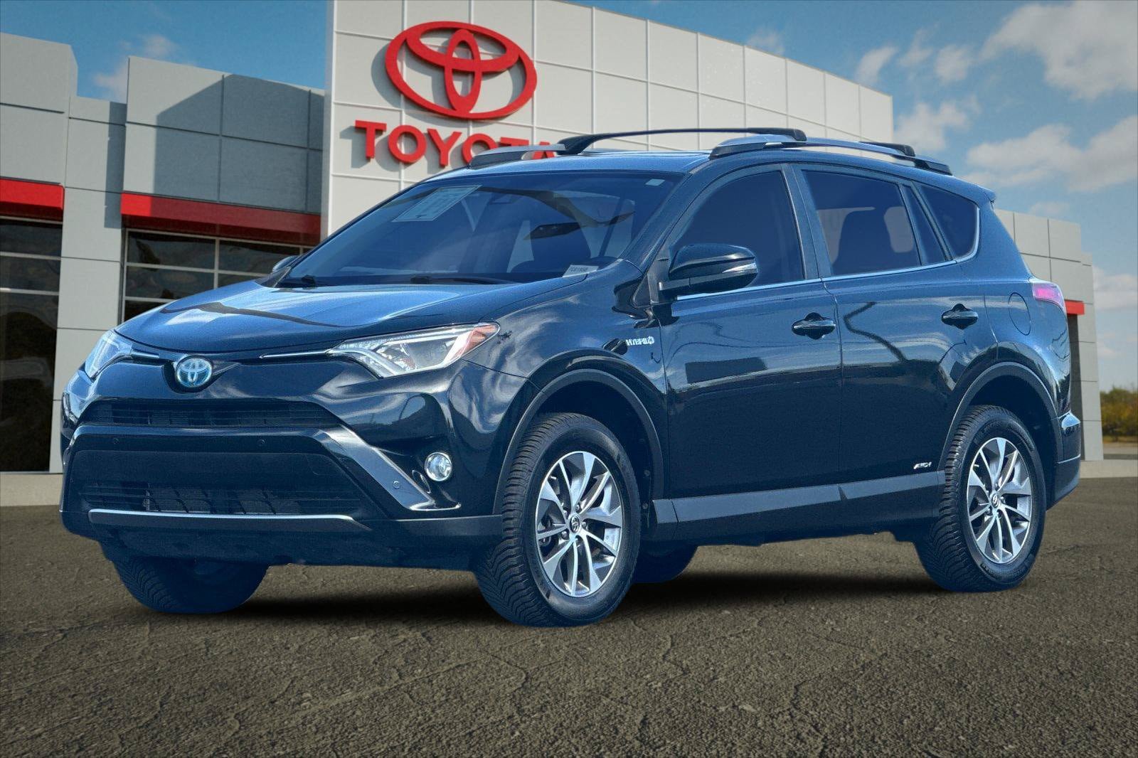 Used 2017 Toyota RAV4 XLE w/ Convenience Package AWD/4WD image 7