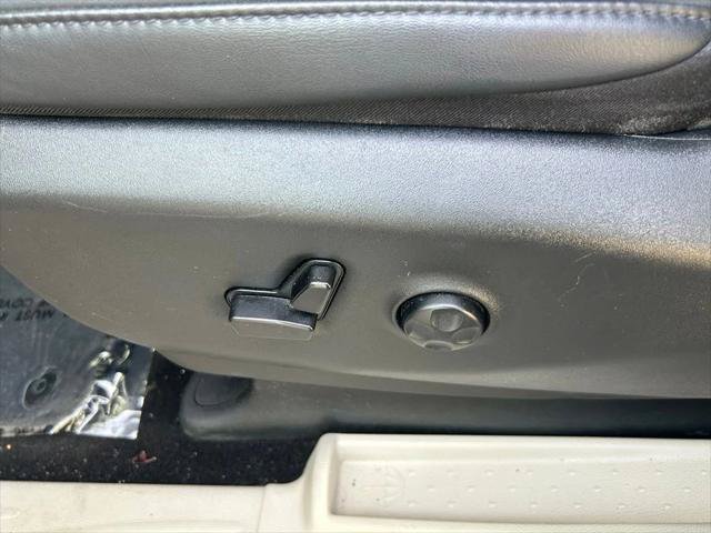 Certified 2024 Chrysler Pacifica Touring-L FWD image 16