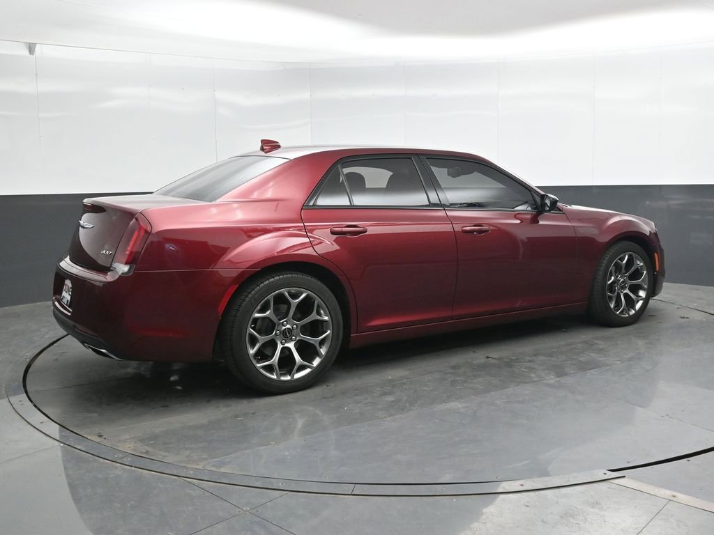 Used 2018 Chrysler 300 Touring w/ Sport Appearance Package RWD image 4