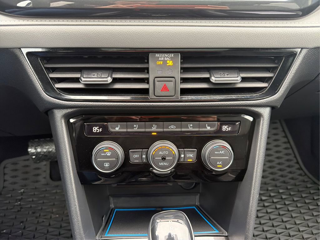 Used 2022 Volkswagen Taos SEL w/ Panoramic Sunroof Package image 28