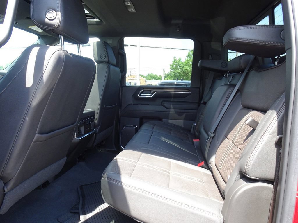 Used 2024 Chevrolet Silverado 2500 High Country w/ Technology Package AWD/4WD image 16