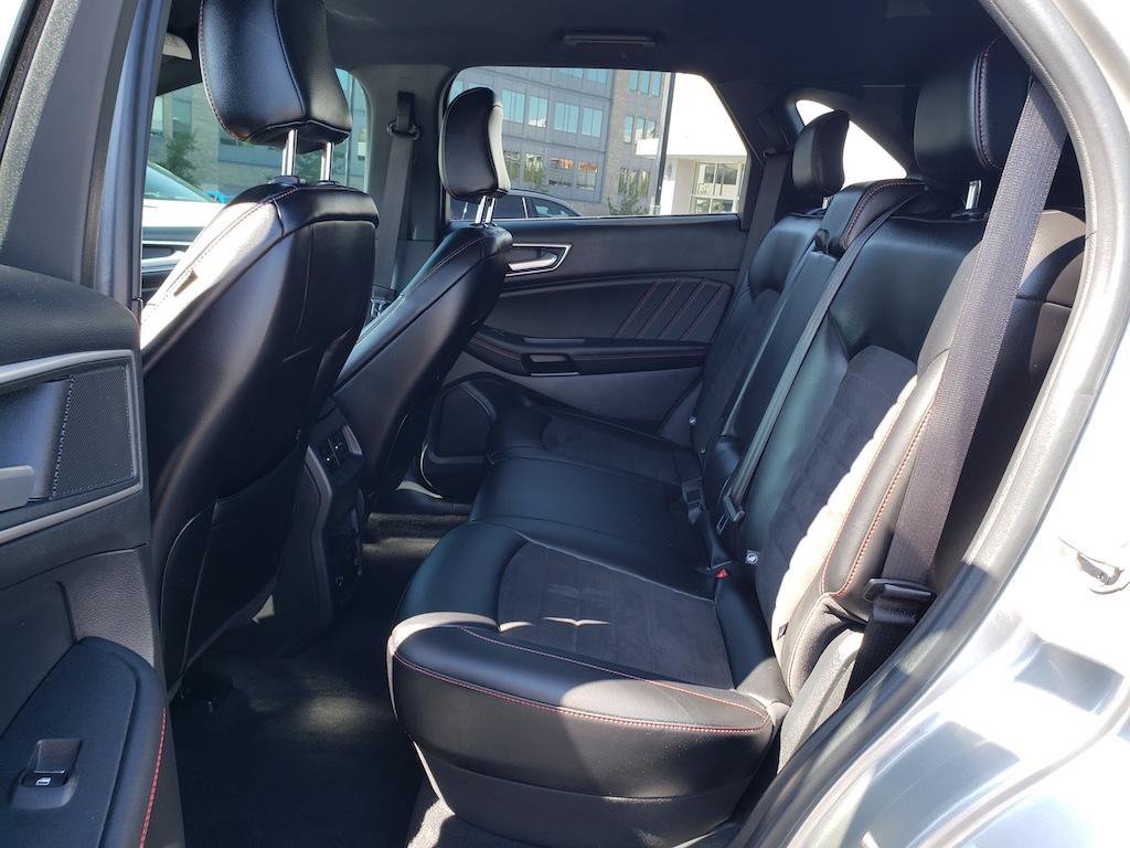 Used 2021 Ford Edge ST-Line FWD image 32