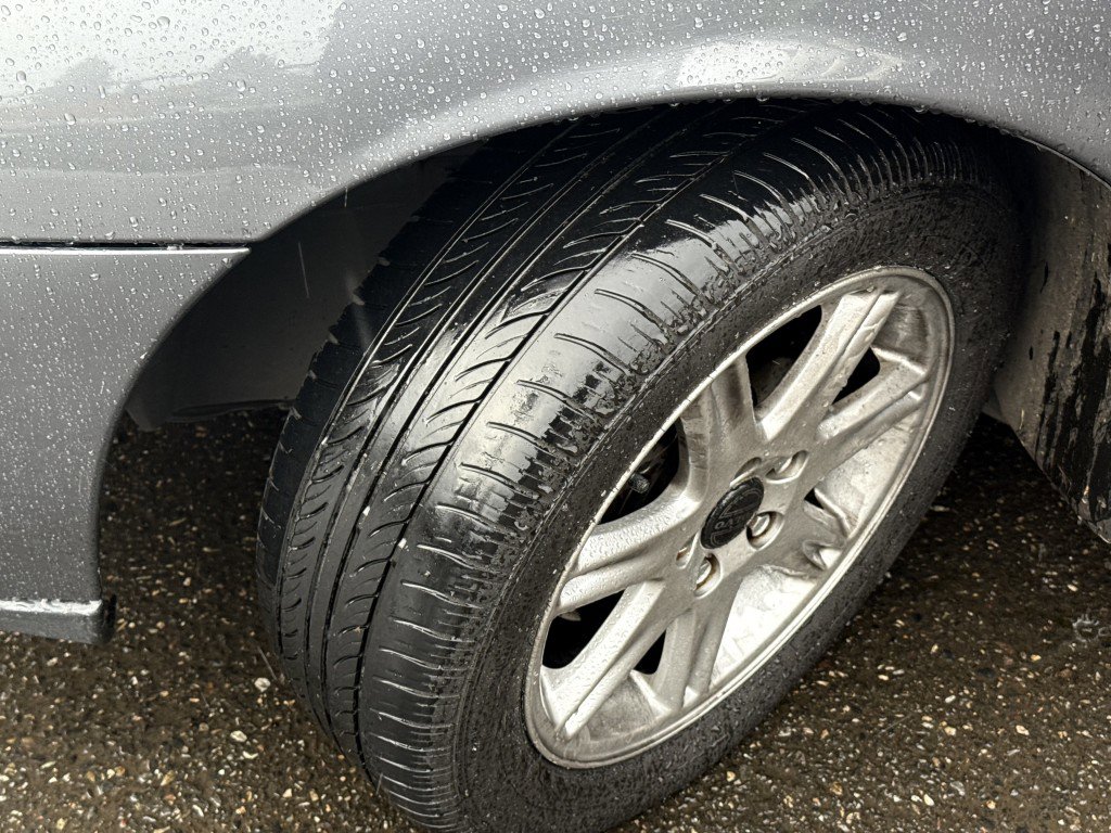 Used 2004 Volvo V70 2.5T FWD image 33