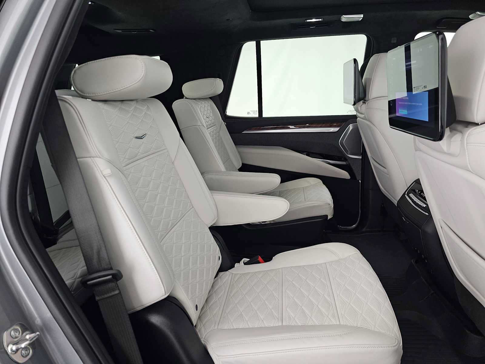 Certified 2025 Cadillac Escalade Sport Platinum w/ LPO, Floor Liner Package AWD/4WD image 12